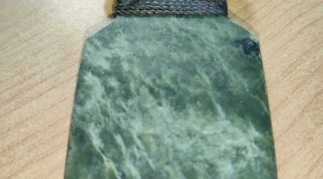pounamu necklace with binding and lashing