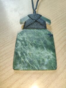 pounamu necklace with binding and lashing