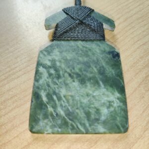 pounamu necklace with binding and lashing